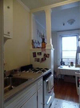 Building Photo - 122 Riverway