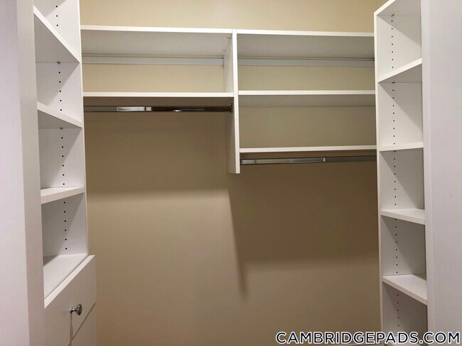 Building Photo - 22 Chauncy St