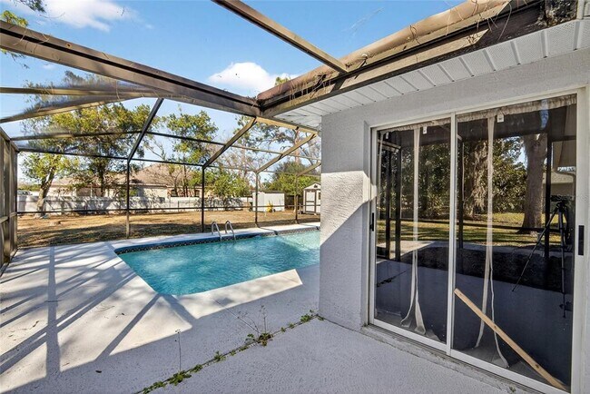 Building Photo - 15047 Woodbury Rd