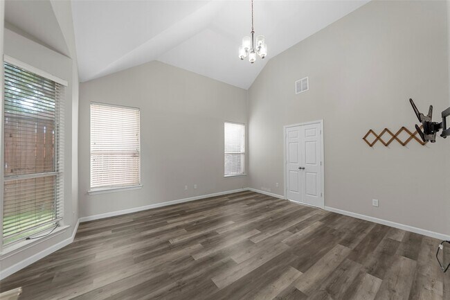 Building Photo - 17958 Brent Dr