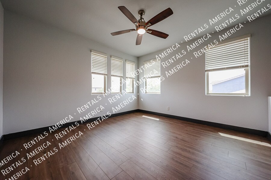 Building Photo - 9862 E Ignition Dr