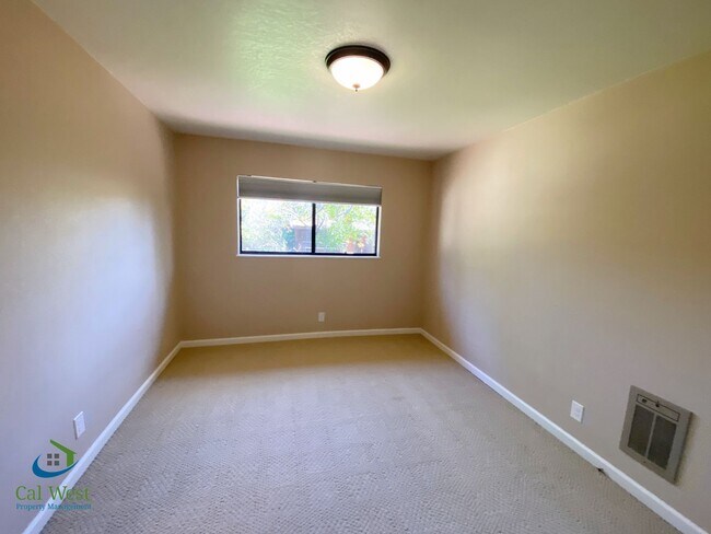 Building Photo - $5995 - Spacious 4 Bed/2 Bath Los Gatos Ho...