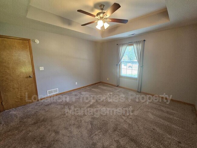 Building Photo - 4104 Saddlehorn Dr