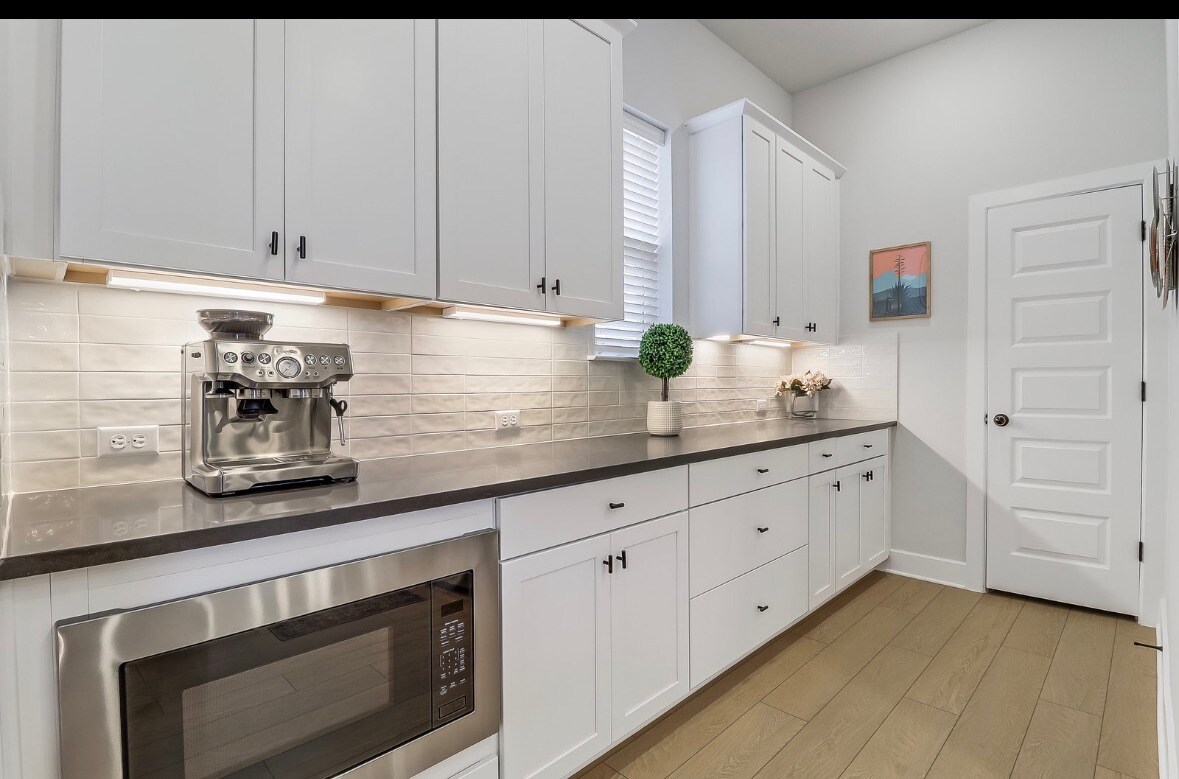 Building Photo - 6006 Rangeland Rd