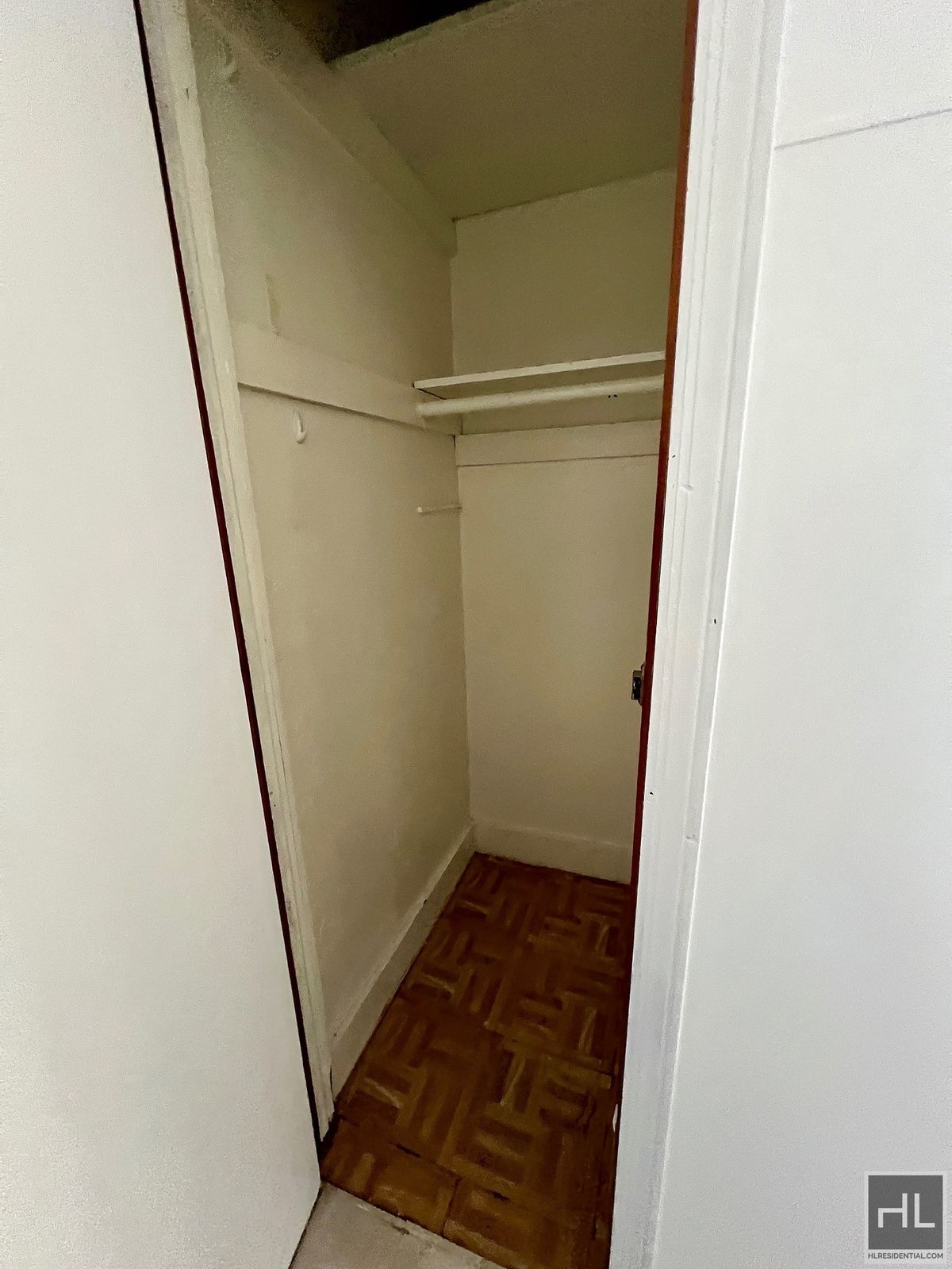 Building Photo - 3.5BR 2BA Massive Townhouse w/ Sunroom & Optional Private Parking In Maspeth