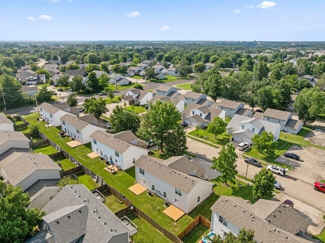 Building Photo - 2412-2414 Calder Ct.