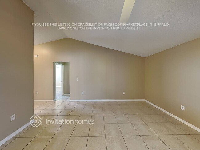 Building Photo - 120 Mango Ct