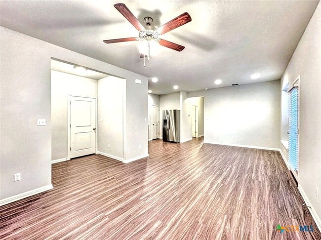 Building Photo - 152 Witchhazel Way