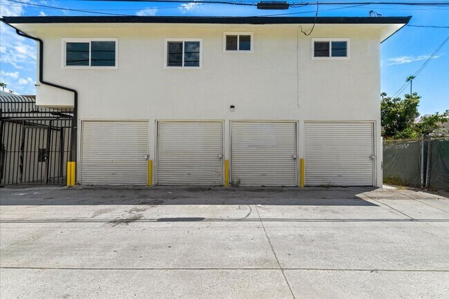 Building Photo - 317 E 97th St