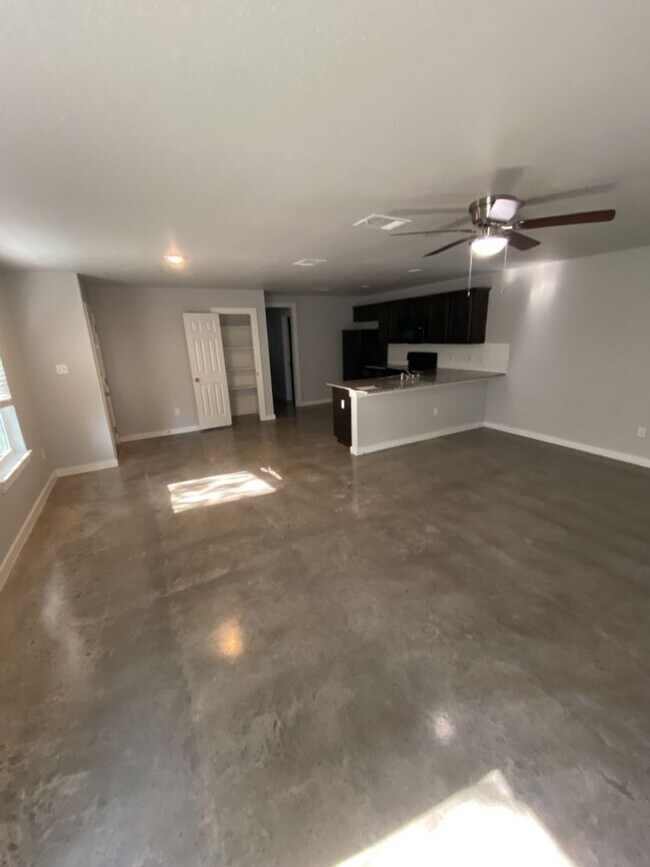 Building Photo - 1418 Shoshoni Trail