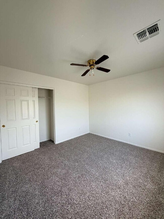 Building Photo - 2344 E Meadow Creek Way