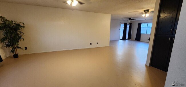 Building Photo - 2088 W Del Sol Ln