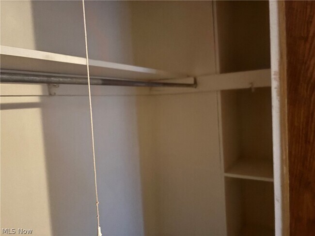 Building Photo - 315 E 10th St