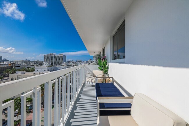 Building Photo - 401 Ocean 903
