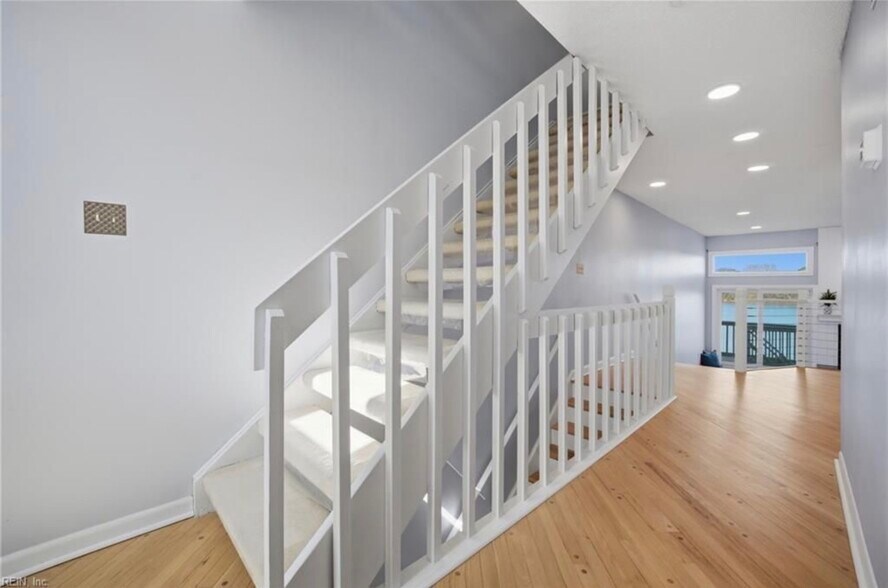 Building Photo - 795 53rd St