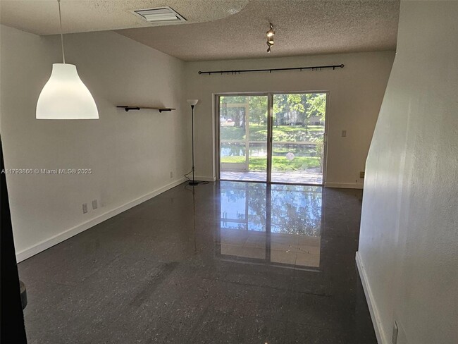 Building Photo - 117 SW 96th Ave