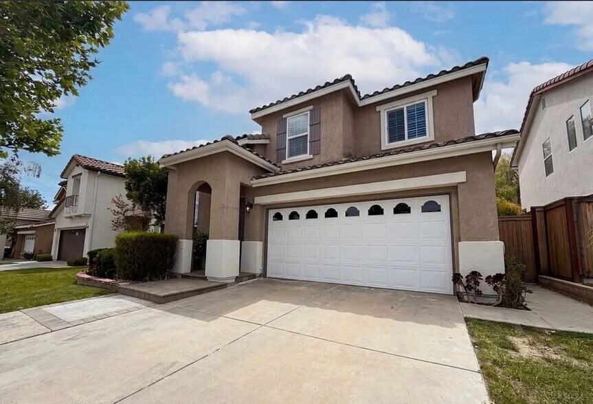 Building Photo - 28441 Silverking Trail