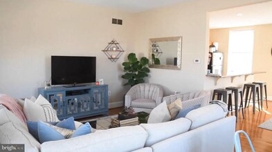 Building Photo - 1906 Fairmount Ave