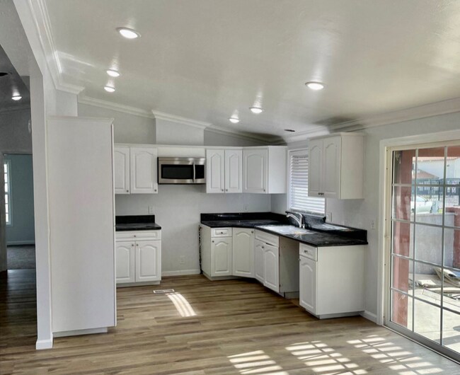 Building Photo - 27571 Amethyst Way