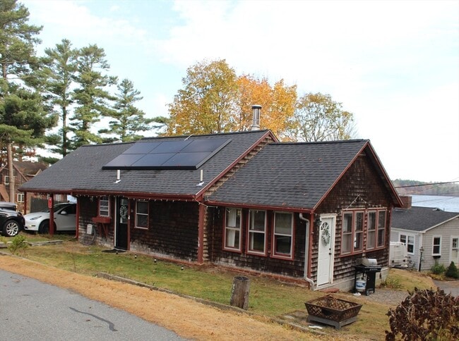 Primary Photo - 16 Langlois Pines