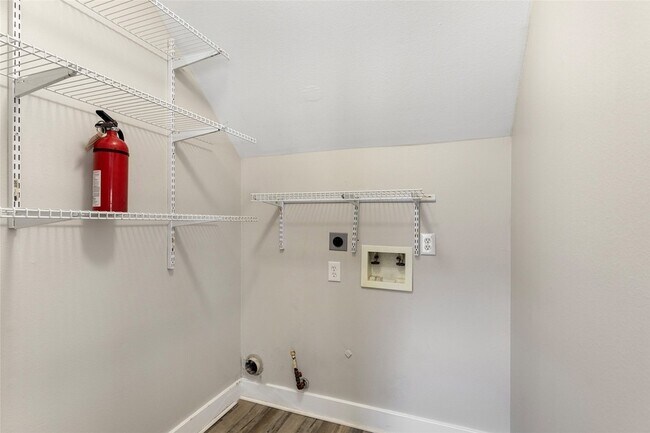 Building Photo - 18906 Atasca Oaks Dr