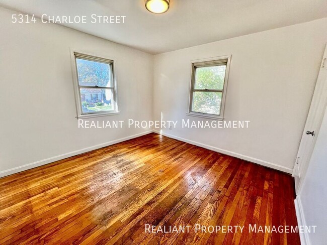 Building Photo - 5314 Charloe St