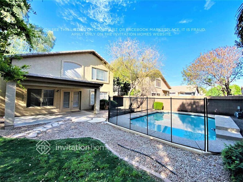 Building Photo - 3525 E Linda Ln