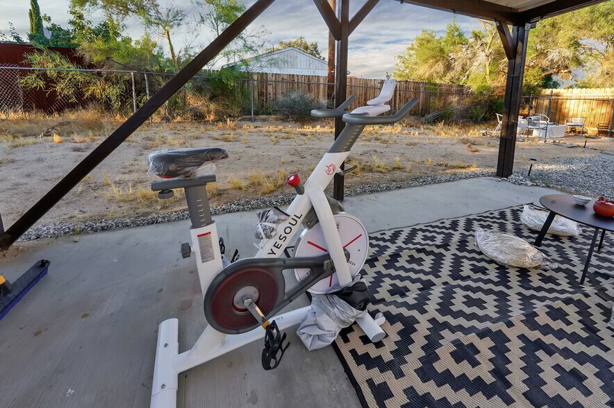 Building Photo - 61818 Terrace Dr