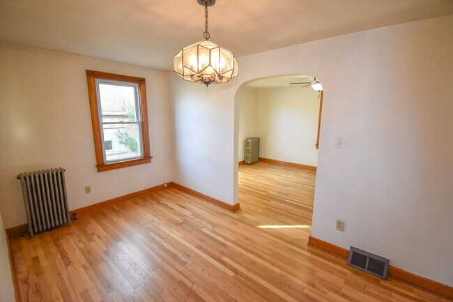 Building Photo - MT20