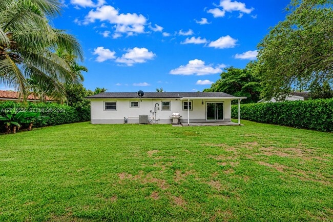 Building Photo - 6255 SW 62nd Ct