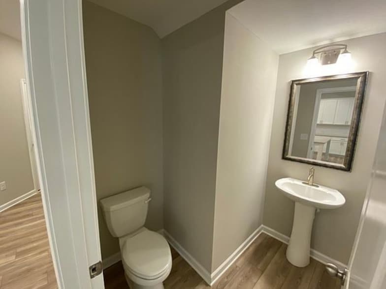 Building Photo - 510 Duval Dr