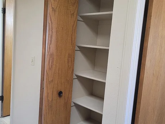 Building Photo - 1247 Holland Park Blvd