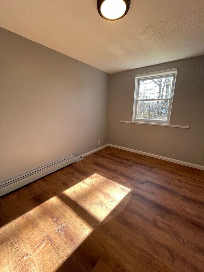 Building Photo - 57 Van Ness St