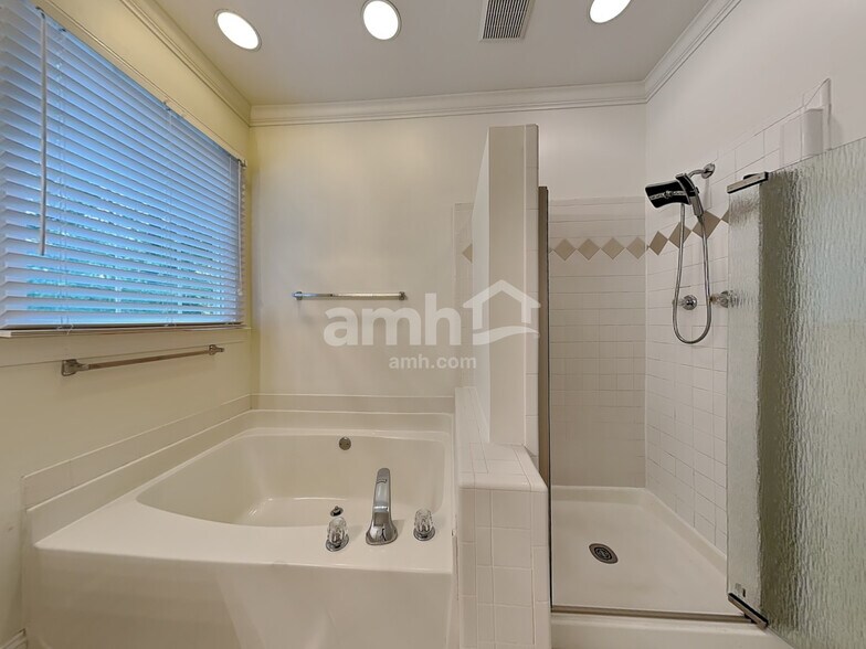 Building Photo - 6503 Barwick Ct
