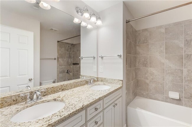 Building Photo - 2541 Sibley Dr