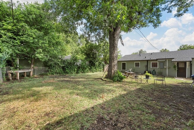 Building Photo - 3241 Edmond Ave