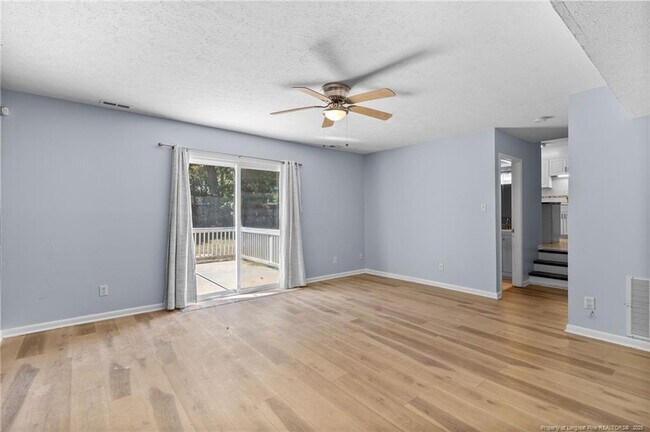 Building Photo - 1302 Kienast Dr