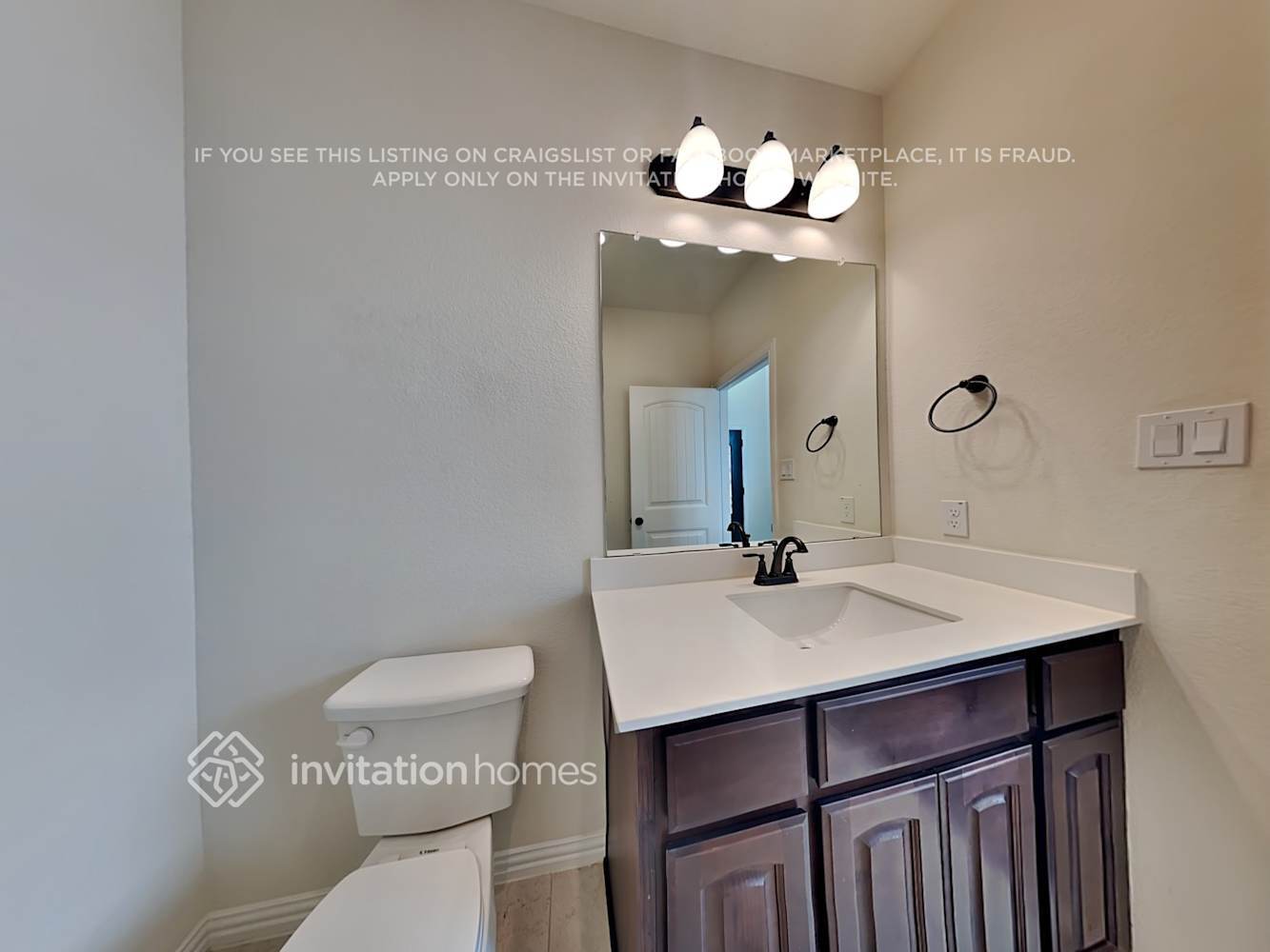 Building Photo - 1504 Smoke Signal Ln