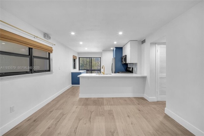 Building Photo - 3265 Virginia St