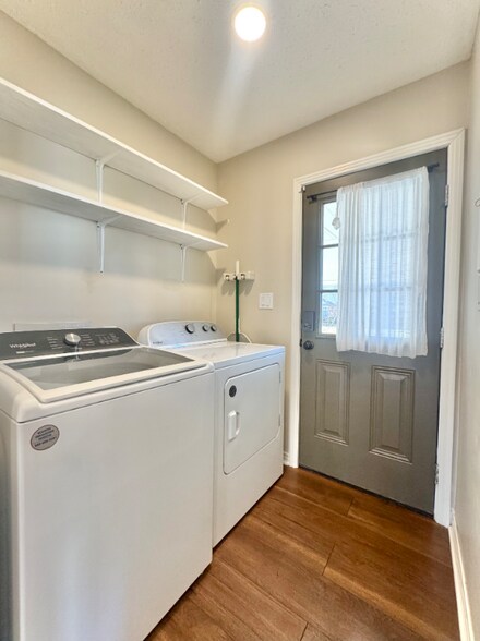 Building Photo - 3301 John Hancock Rd