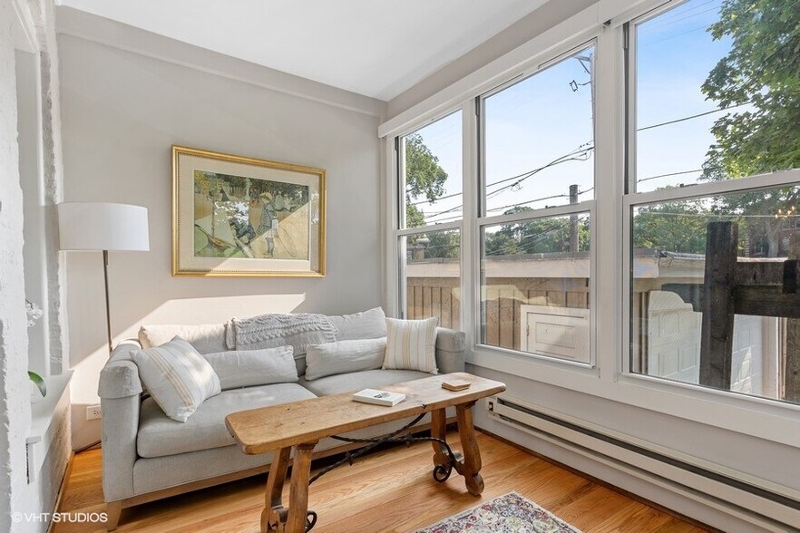 Building Photo - 935 Judson Ave