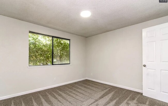 Building Photo - Spacious 2 Bedroom in Gig Harbor