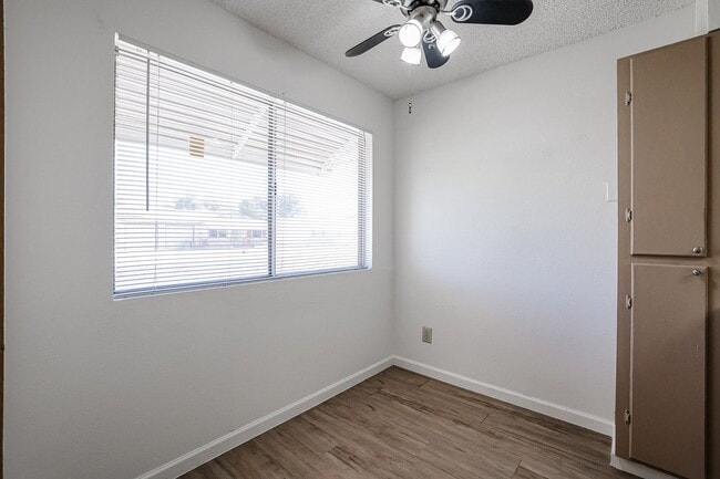 Building Photo - QUIET ADULT 55+ COMMUNITY