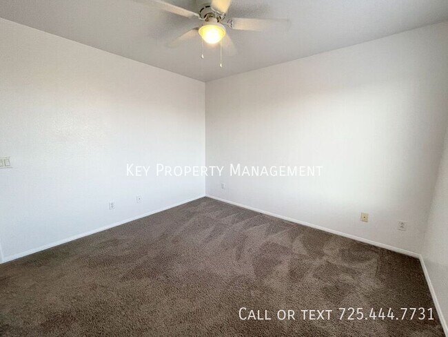 Building Photo - 605 Sonoran Heights Ave