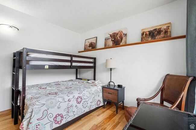 Building Photo - Scenic Mountain View Rental Minutes from Shopping & Trails!