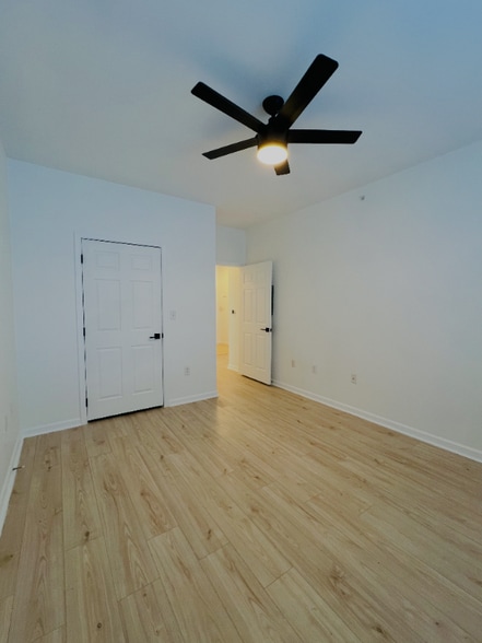 Building Photo - 12925 Centre Park Cir