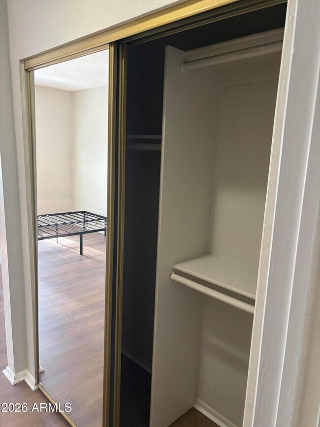 Building Photo - 930 N Mesa Dr