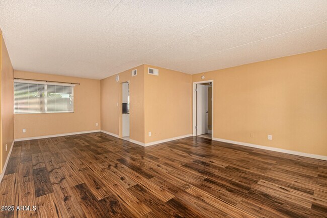Building Photo - 7141 N 16th St