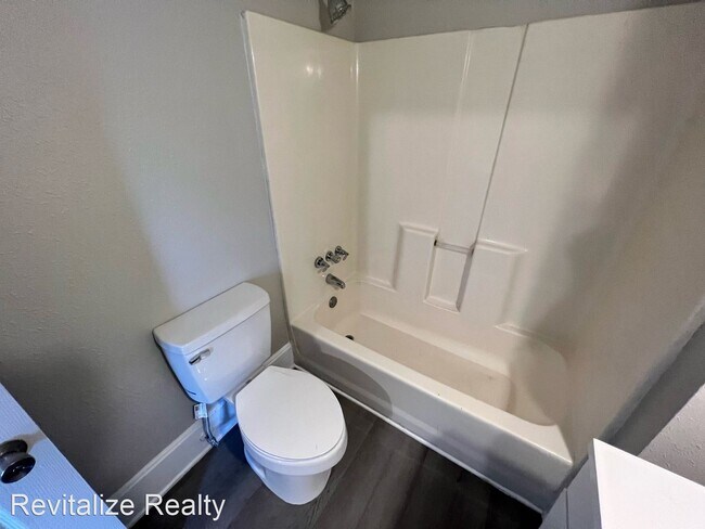 Building Photo - 3 br, 2 bath House - 1253 Cottrell Street