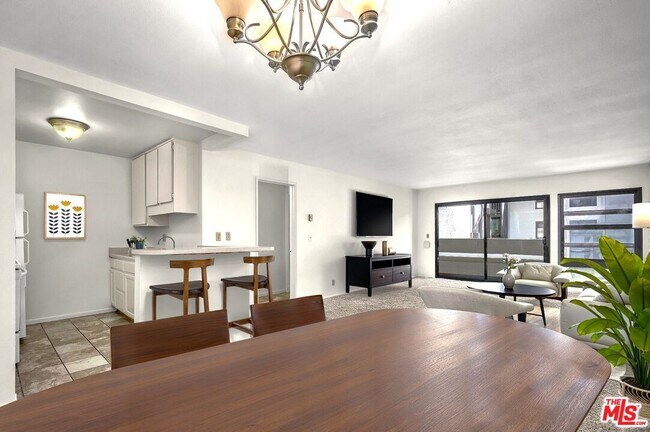 Building Photo - 7777 W 91st St